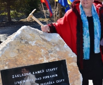 Slávnostné poklopanie základného kameňa mostu