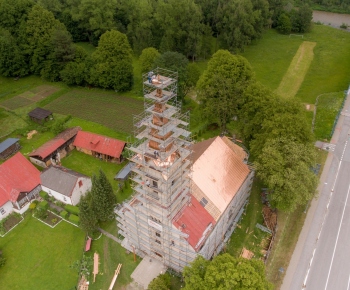Kostol - rekonštrukcia strechy 2020 - z dronu